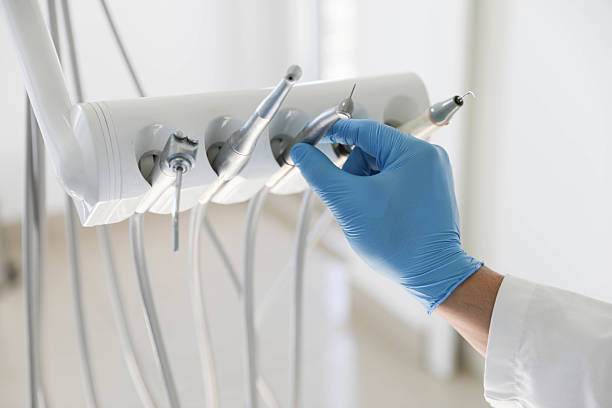 Professional Emergency Dentist technician working in Navarre, FL